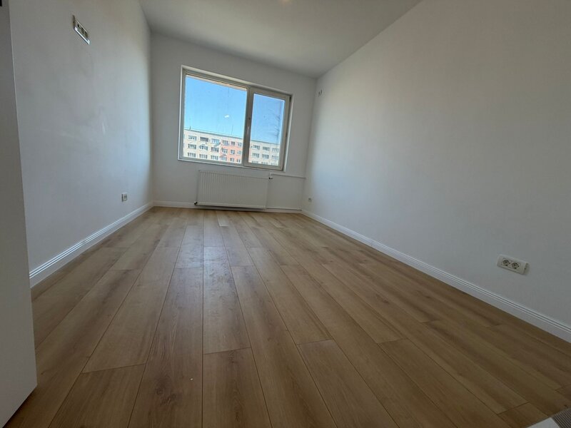 1 Decembrie 1918, la 5 minute metrou, pe Theodor Pallady, stradal